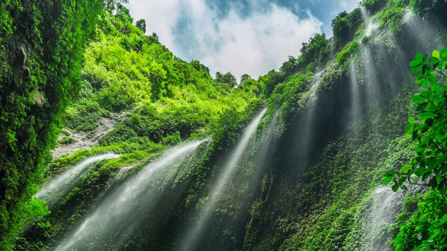 Wisata Air Terjun Tersembunyi Di Indonesia Yang Sangat Indah Dan Memukau